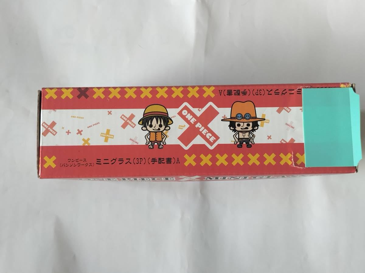 2378　ワンピースミニグラス 　　　　 &タオルセット Amazon.co.jp: ワンピース パンソンワークス ミニグラス 3P 手配書A